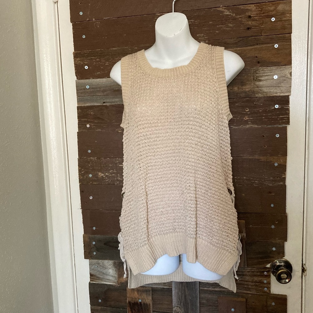 Easel tunic top.